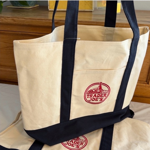 NWT Set of 6 Blue and White Trader Joe’s Large Canvas Totes - Picture 2 of 5